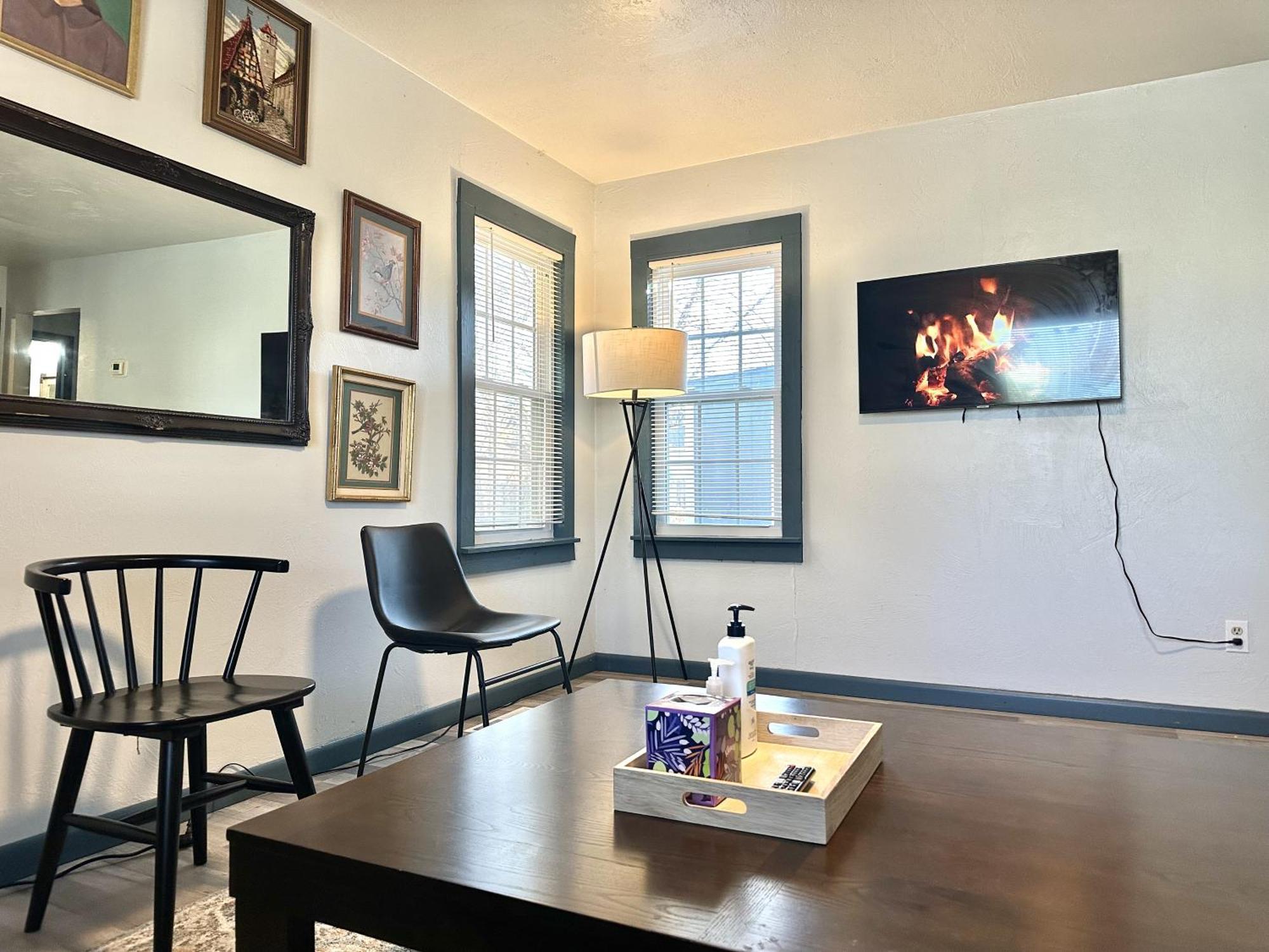 Cozy Winter Getaway With Garden 20-A Villa Oklahoma City Esterno foto
