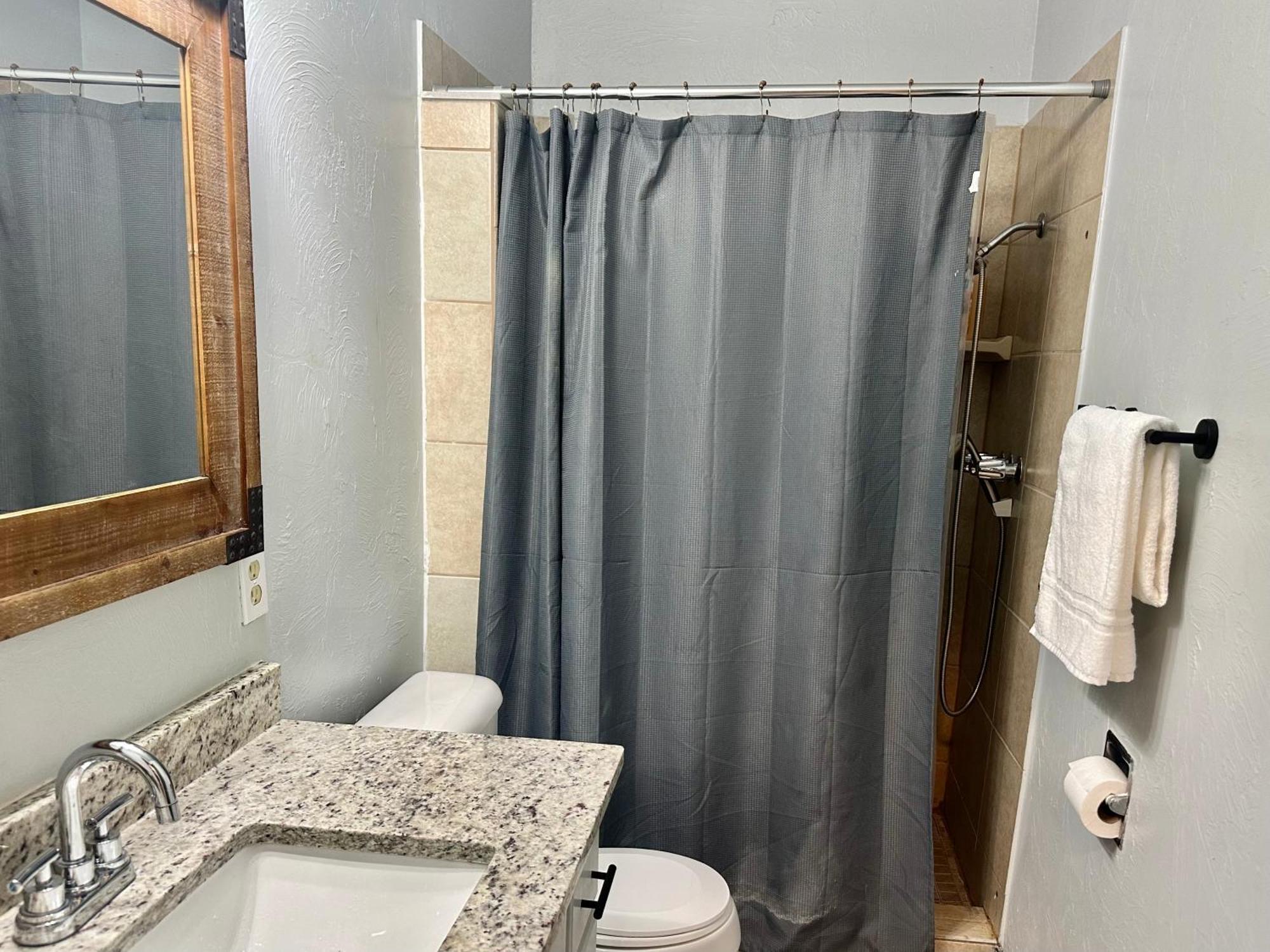 Cozy Winter Getaway With Garden 20-A Villa Oklahoma City Esterno foto
